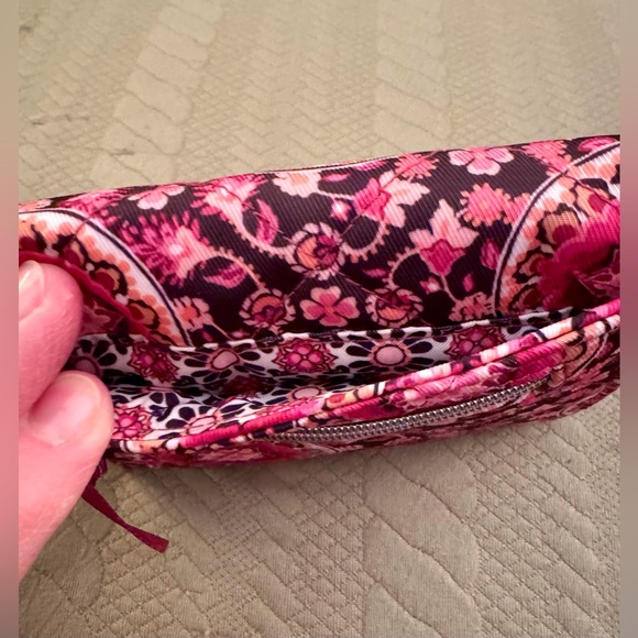 Vera Bradley Riley Compact Wallet Raspberry Medallion Performance Twill NWOT’s - Picture 8 of 11